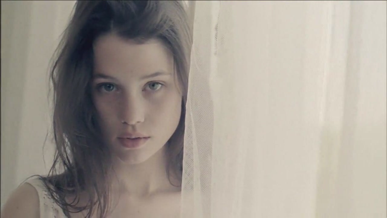 阿斯特丽德·伯格斯·弗瑞斯贝/Astrid Berges-Frisbey-2-7
